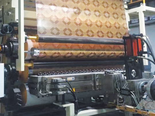 PVC複合地板革生（shēng）產線