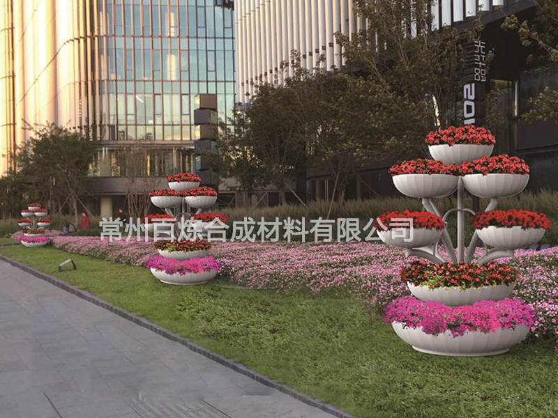 立（lì）体组合玻璃钢花盆